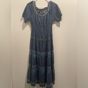 Jean midi flowy dress.